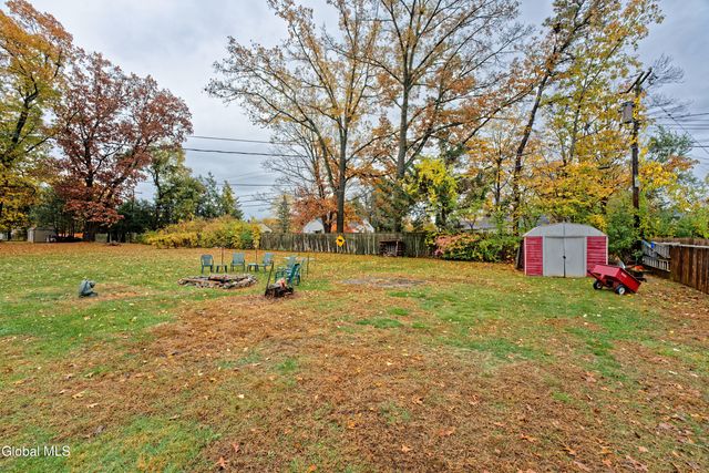 6 North Road, Moreau, NY 12803