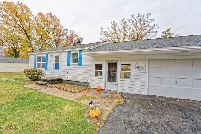 6 North Road, Moreau, NY 12803