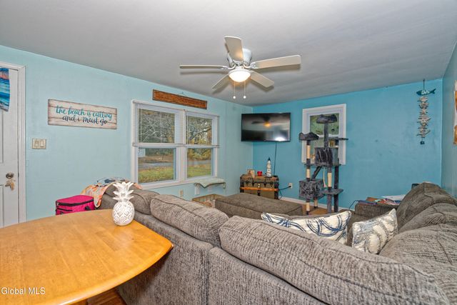 6 North Road, Moreau, NY 12803