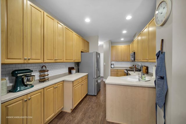 31603 Kline Circle, Warrenville, IL 60555