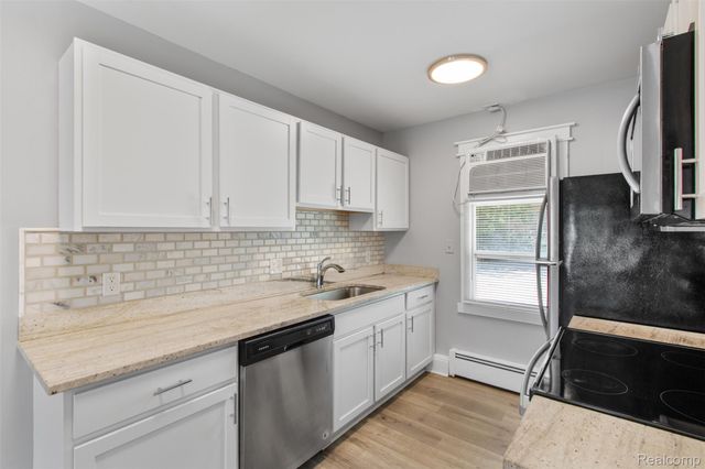 2129 Normandy Road, Royal Oak Charter Township, MI 48073