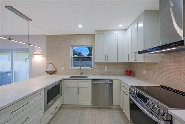 5329 Washington Road, Delray Beach, FL 33484