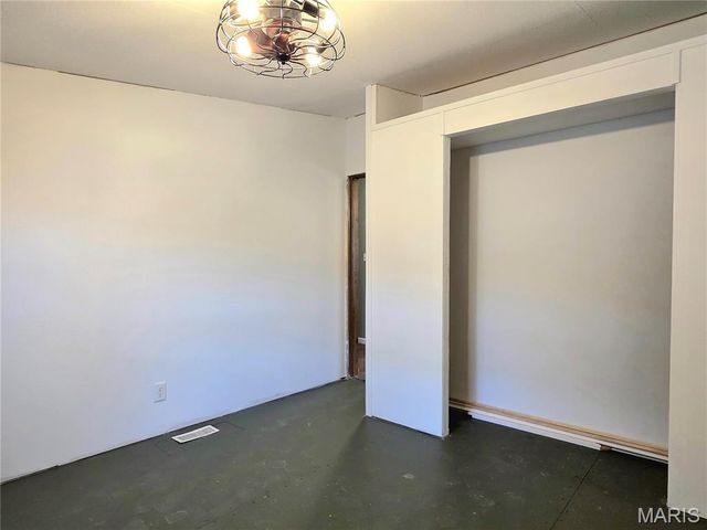 481 Family Road, St Clair, MO 63077