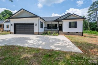 2474 Shoal Road, Crouse, NC 28033