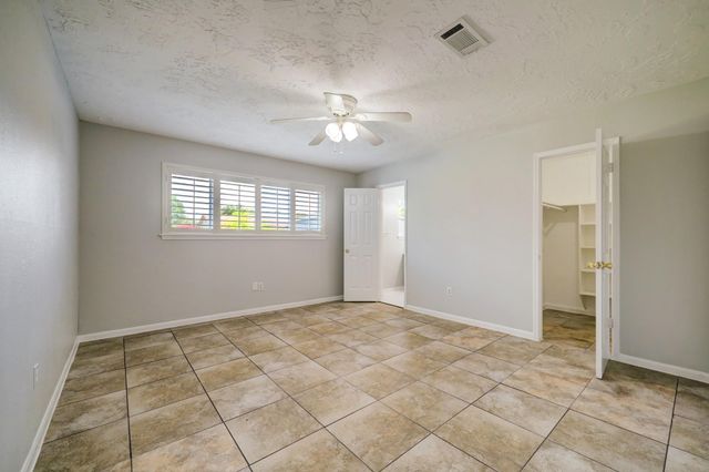 12126 Meadowhollow Drive, Stafford, TX 77477