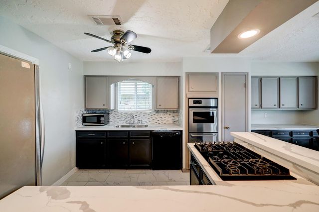 12126 Meadowhollow Drive, Stafford, TX 77477