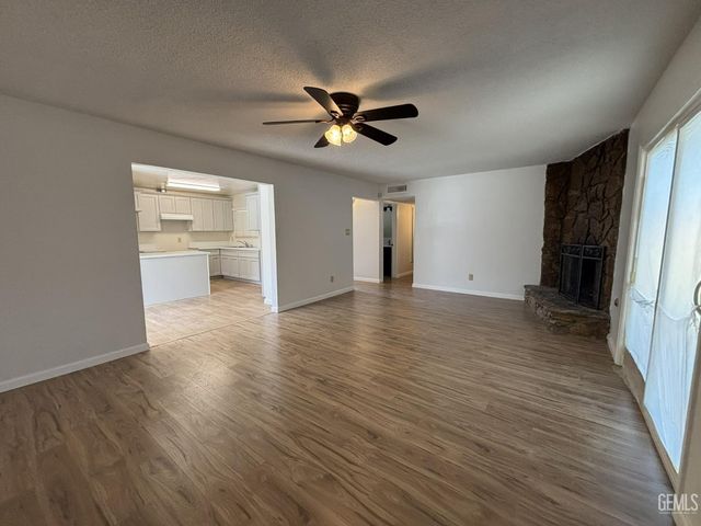 2608 Hallisey Street, Bakersfield, CA 93309