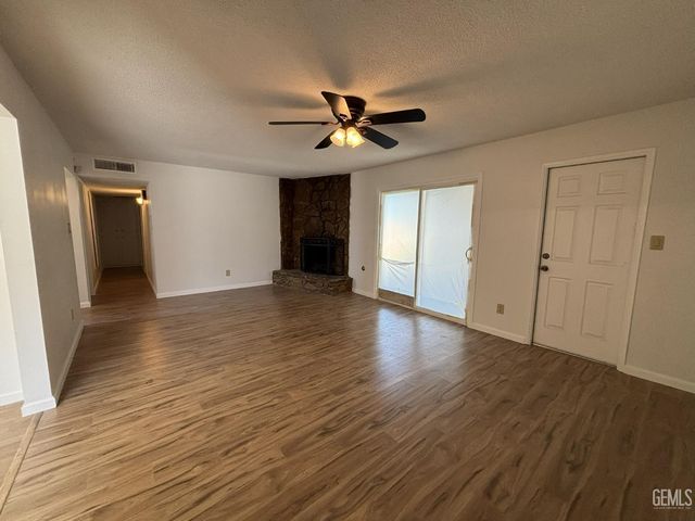 2608 Hallisey Street, Bakersfield, CA 93309