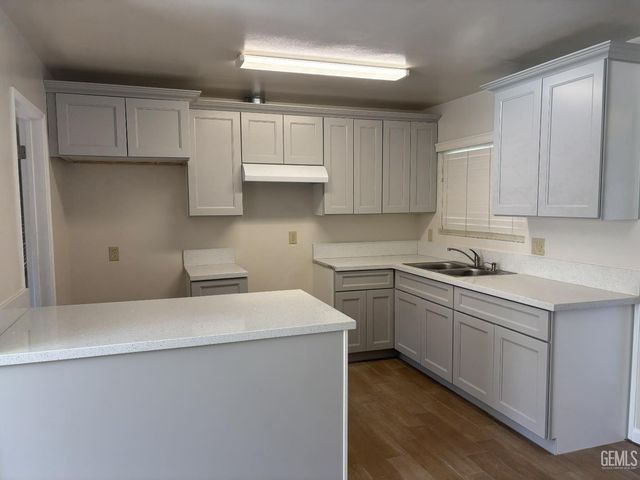 2608 Hallisey Street, Bakersfield, CA 93309