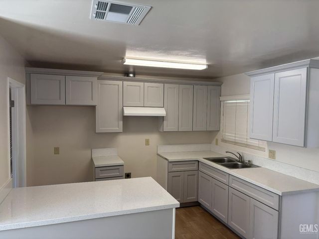 2608 Hallisey Street, Bakersfield, CA 93309