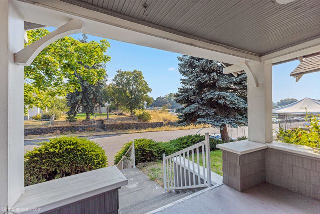 1807 E Boone Ave, Spokane, WA 99202