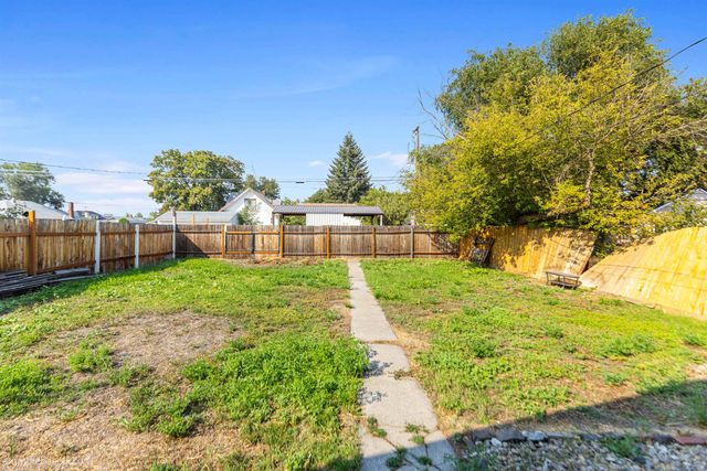 1807 E Boone Ave, Spokane, WA 99202
