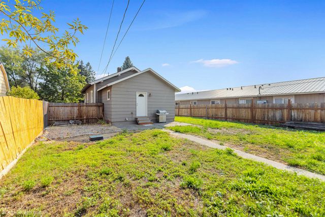 1807 E Boone Ave, Spokane, WA 99202