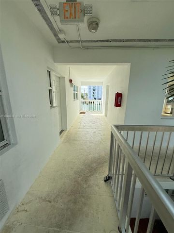 8080 Tatum Waterway Dr 19, Miami Beach, FL 33141