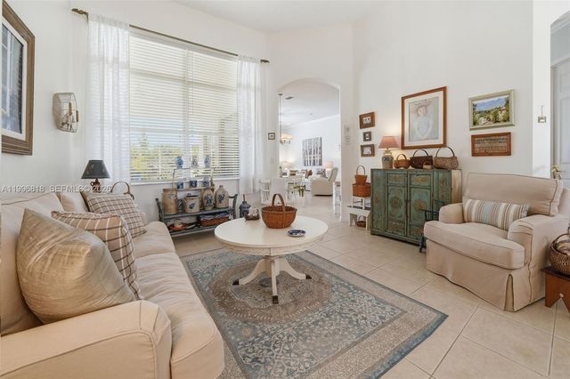 608 SW Chesapeake Court, Port St. Lucie, Port St Lucie, FL 34986