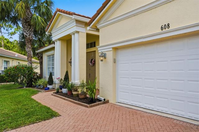 608 SW Chesapeake Court, Port St. Lucie, Port St Lucie, FL 34986