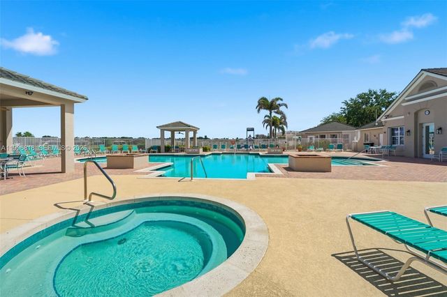 608 SW Chesapeake Court, Port St. Lucie, Port St Lucie, FL 34986