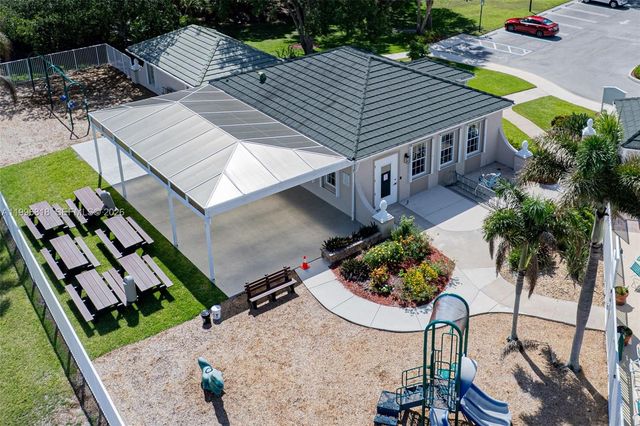 608 SW Chesapeake Court, Port St. Lucie, Port St Lucie, FL 34986