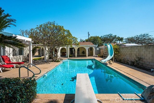 2713 W Huckleberry, Santa Ana, CA 92706