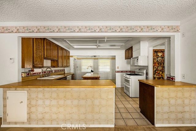 2713 W Huckleberry, Santa Ana, CA 92706