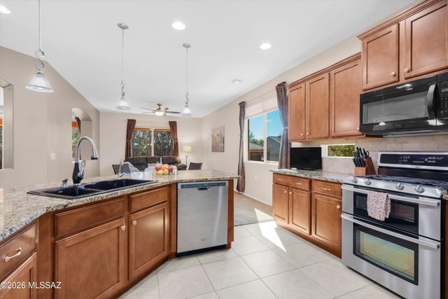 13914 E Carruthers Street, Vail, AZ 85641