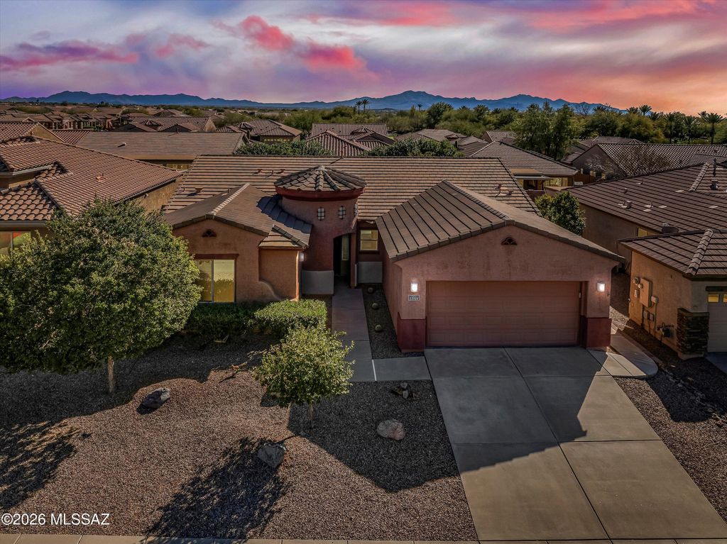 13914 E Carruthers Street, Vail, AZ 85641