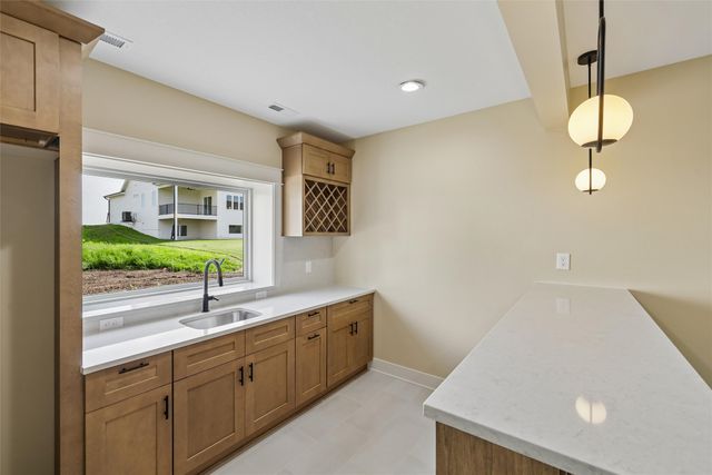 17316 Northview Drive, Urbandale, IA 50323