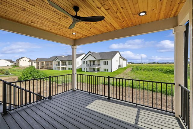 17316 Northview Drive, Urbandale, IA 50323
