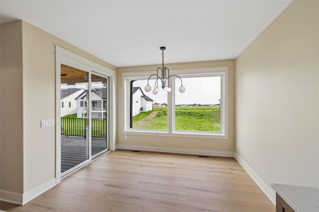 17316 Northview Drive, Urbandale, IA 50323