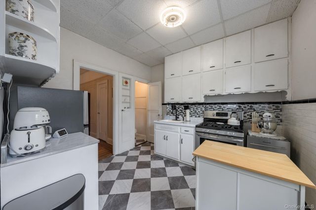 82-79 166th Street, Jamaica Hills, NY 11432