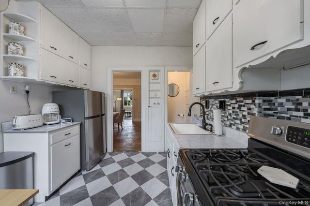 82-79 166th Street, Jamaica Hills, NY 11432
