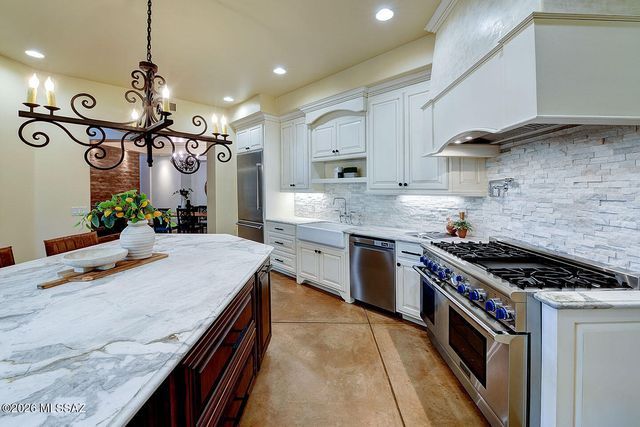 6486 N Lazulite Place, Tucson, AZ 85750