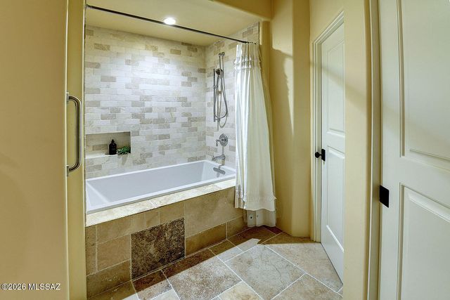 6486 N Lazulite Place, Tucson, AZ 85750