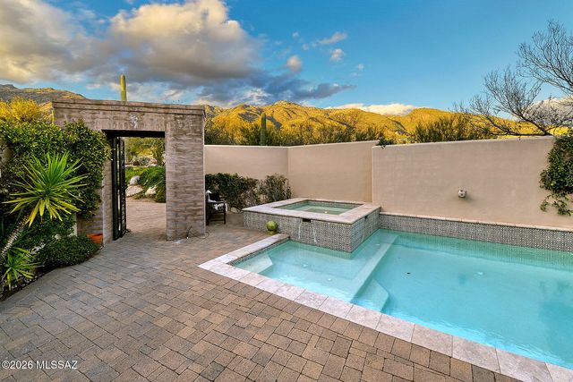 6486 N Lazulite Place, Tucson, AZ 85750