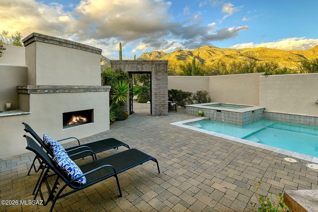 6486 N Lazulite Place, Tucson, AZ 85750