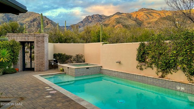 6486 N Lazulite Place, Tucson, AZ 85750