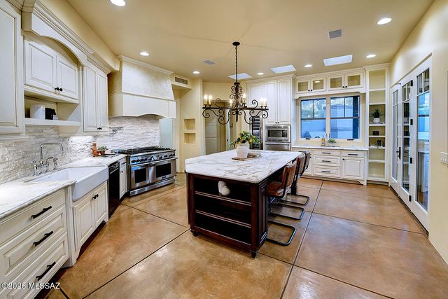 6486 N Lazulite Place, Tucson, AZ 85750