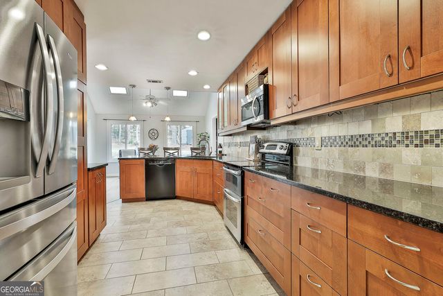 211 Felspar Ridge, Peachtree City, GA 30269