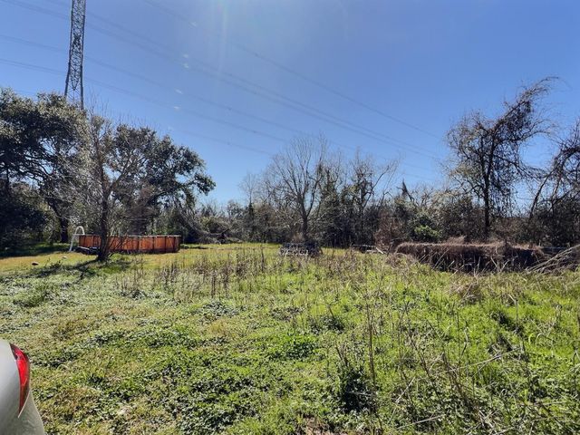 10217 Weldon Road, Freeport, TX 77541