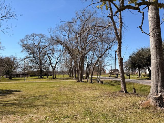 10217 Weldon Road, Freeport, TX 77541