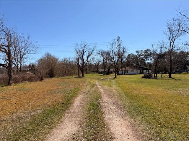 10217 Weldon Road, Freeport, TX 77541