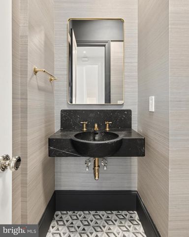 2604 36TH ST NW, Washington, DC 20007