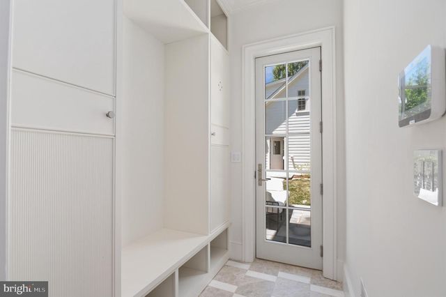 2604 36TH ST NW, Washington, DC 20007