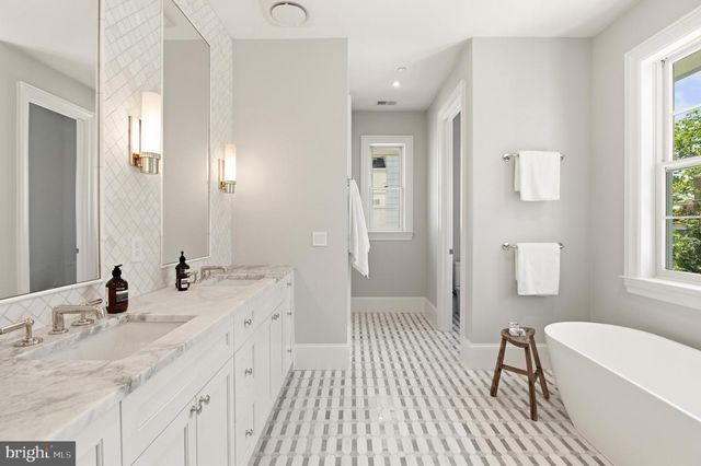 2604 36TH ST NW, Washington, DC 20007