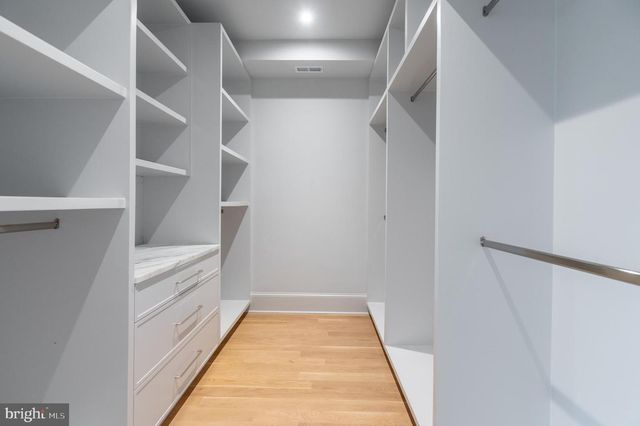 2604 36TH ST NW, Washington, DC 20007