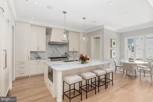2604 36TH ST NW, Washington, DC 20007