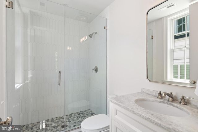 2604 36TH ST NW, Washington, DC 20007