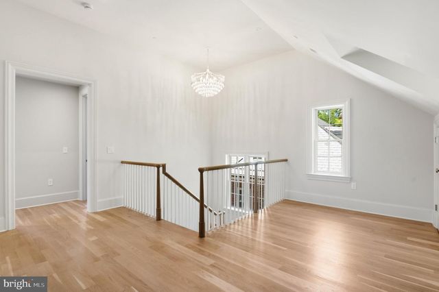 2604 36TH ST NW, Washington, DC 20007