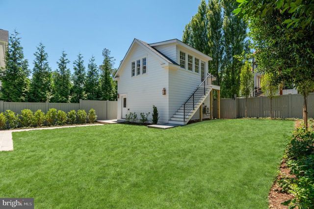 2604 36TH ST NW, Washington, DC 20007