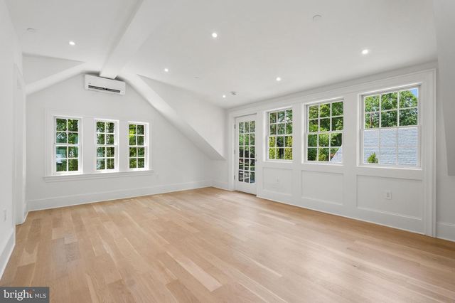 2604 36TH ST NW, Washington, DC 20007